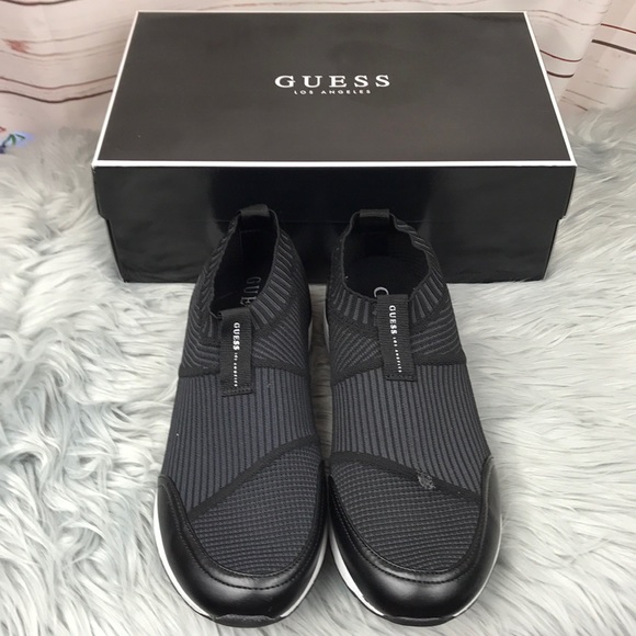 Guess Zoid Shoes - Picture 3 of 9